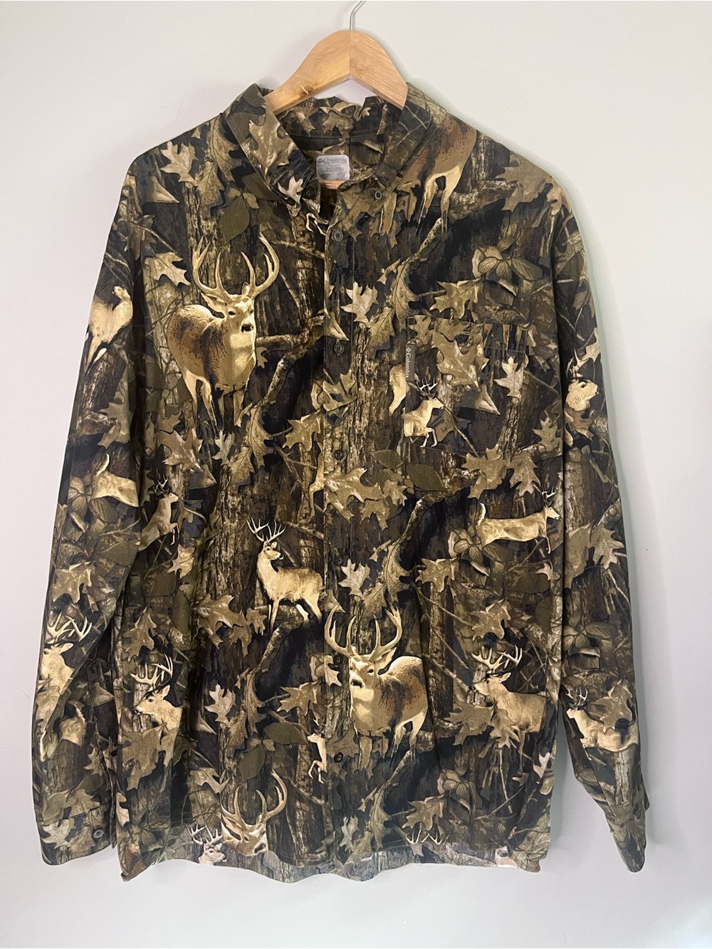 Columbia PHG Pro Hunting Gear Camo Deer Print Botton Down Shirt Jacket
